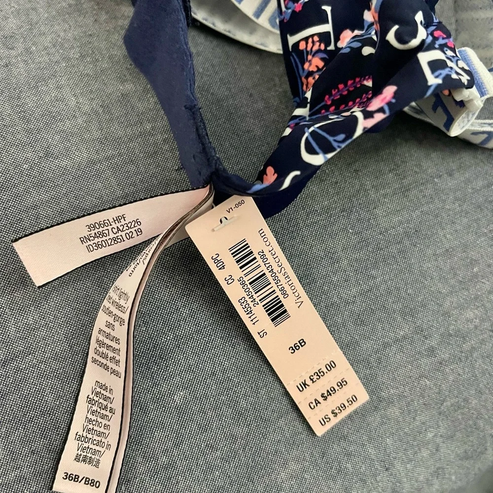 🌷Brand New Wireless Push Up Bra Victoria's Secret Blue and Pink Text Pattern Bra - Picture 7 of 7